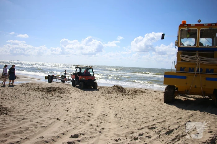 Hulpdiensten zoeken naar drenkeling