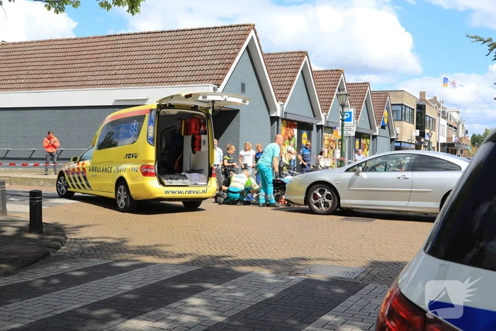 Fietsster gewond na aanrijding met auto