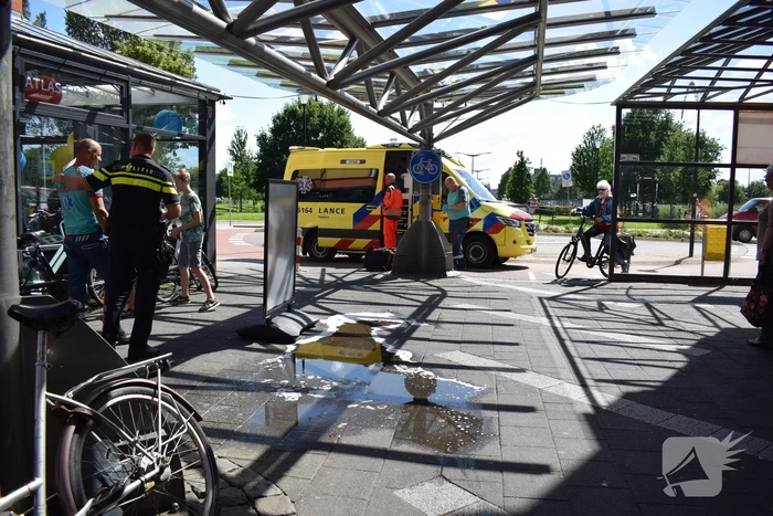 Man zwaargewond na val op straat