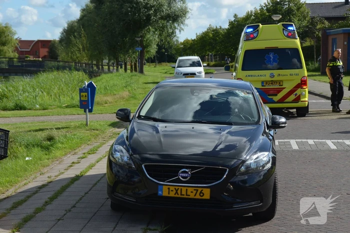 Fietsster gewond na botsing met auto