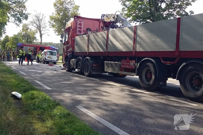 Dode en zwaargewonde bij frontale botsing
