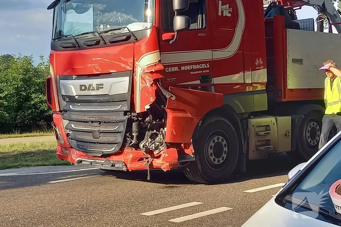 Dode en zwaargewonde bij frontale botsing
