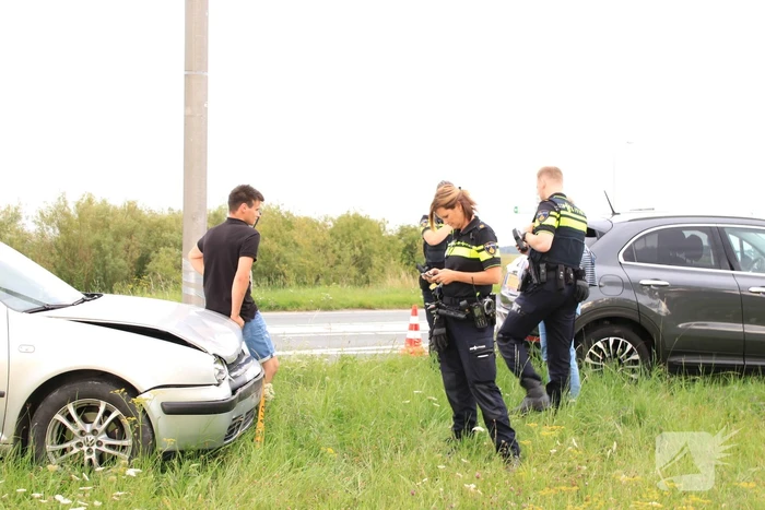 Forse schade bij aanrijding voor rotonde