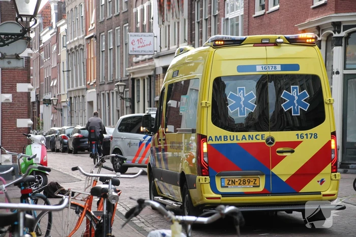 Scooterrijder naar ziekenhuis na harde val