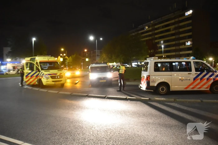 Bestuurder onder invloed morfine crasht op rotonde