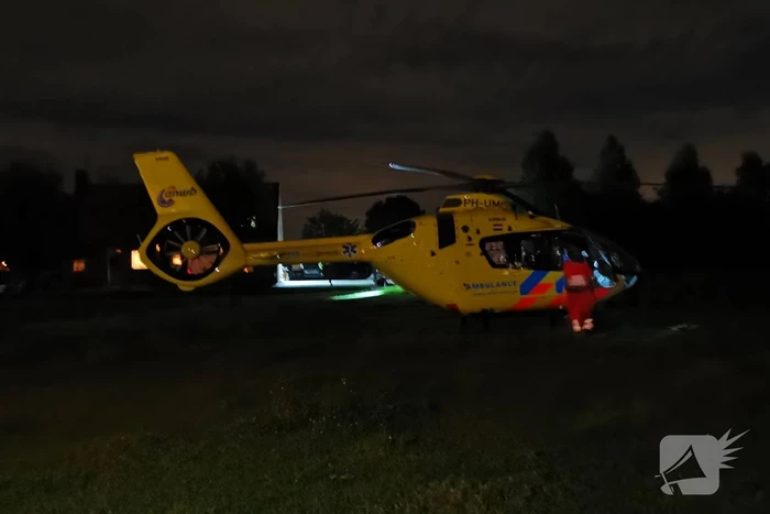Man gewond na val uit raam