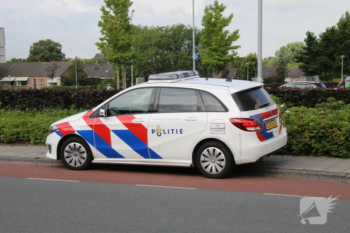 Vrouw gaat hard onderuit en raakt gewond