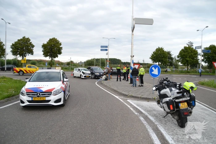 Gewonde na aanrijding tussen twee auto's