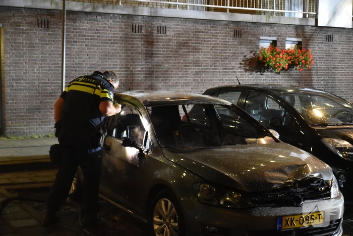 Auto verwoest door brand