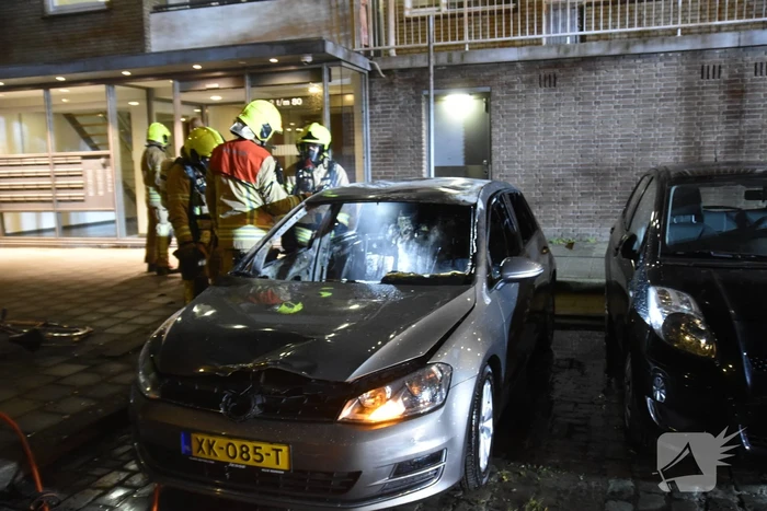 Auto verwoest door brand