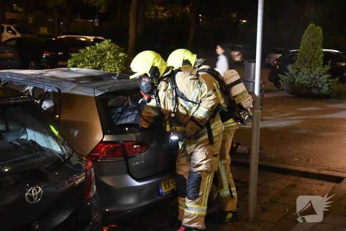 Auto verwoest door brand