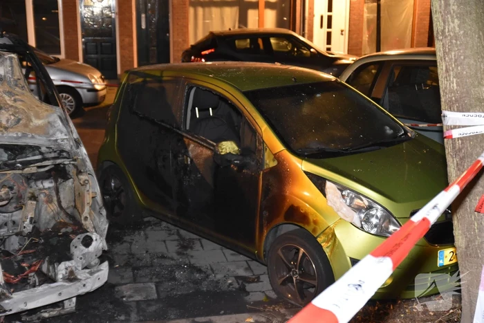 Bestelbus flink beschadigd door brand