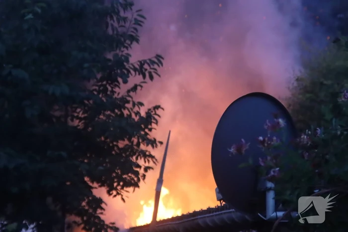 Drie schuren door brand verwoest