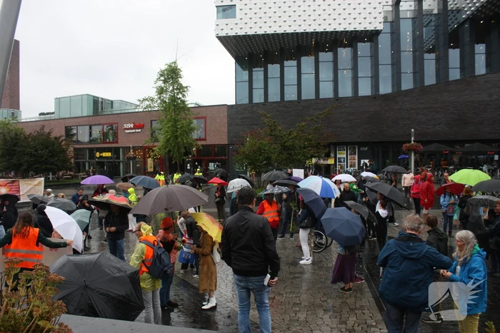 Demonstratie tegen spoedwet en anderhalve meter samenleving