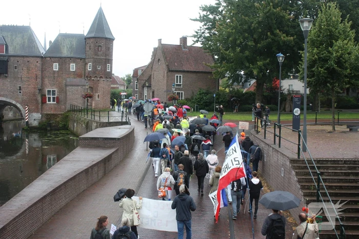 Demonstratie tegen spoedwet en anderhalve meter samenleving