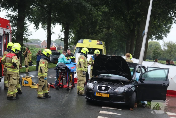 Gewonde bij aanrijding tussen twee auto's