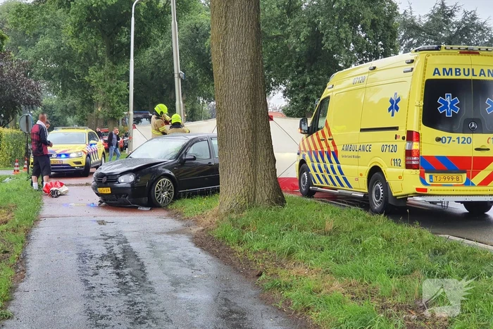 Gewonde bij aanrijding tussen twee auto's