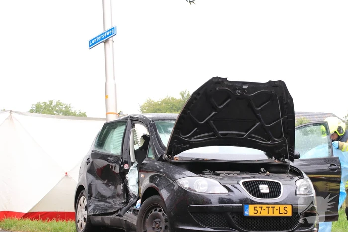 Gewonde bij aanrijding tussen twee auto's