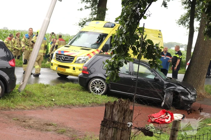 Gewonde bij aanrijding tussen twee auto's