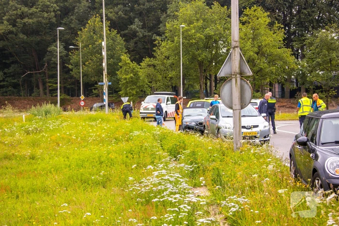 Schade na aanrijding tussen twee auto's