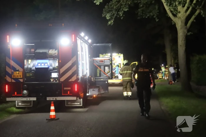 Gewonde bij aanrijding auto met boom