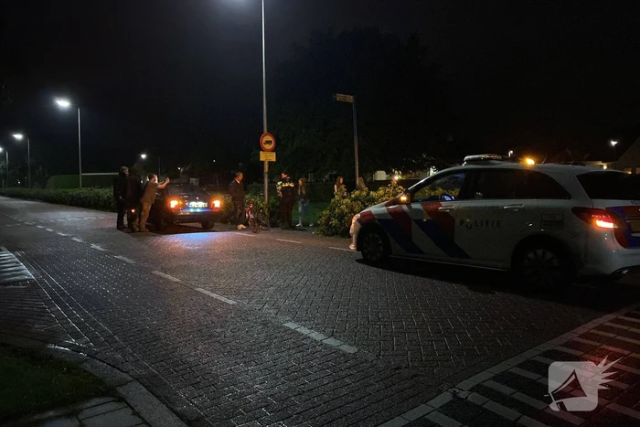 Schade nadat fietser op auto botst