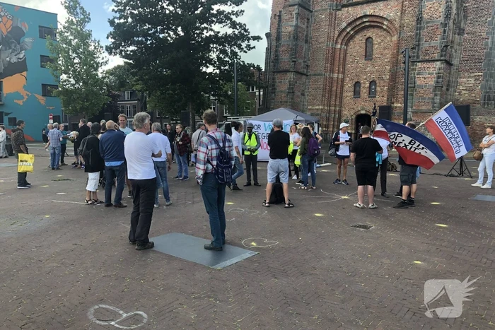 Kleine demonstratie tegen covid-19 maatregelen