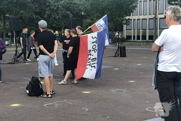 Kleine demonstratie tegen covid-19 maatregelen