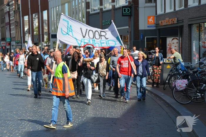 Kleine demonstratie tegen covid-19 maatregelen