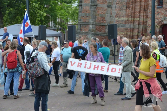 Kleine demonstratie tegen covid-19 maatregelen