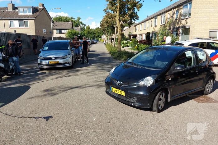 Maaltijdbezorger op brommer aangereden door auto