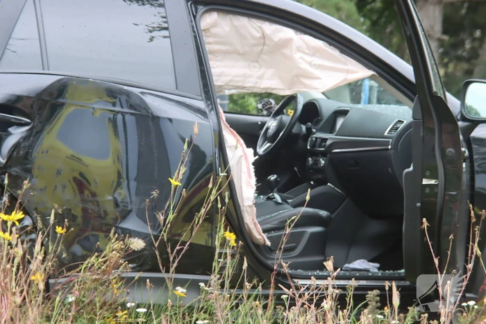 Bergings vrachtwagen ramt personenwagen