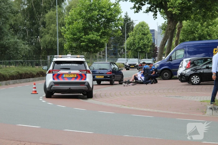 Jongeman op fiets gewond na verkeersongeval