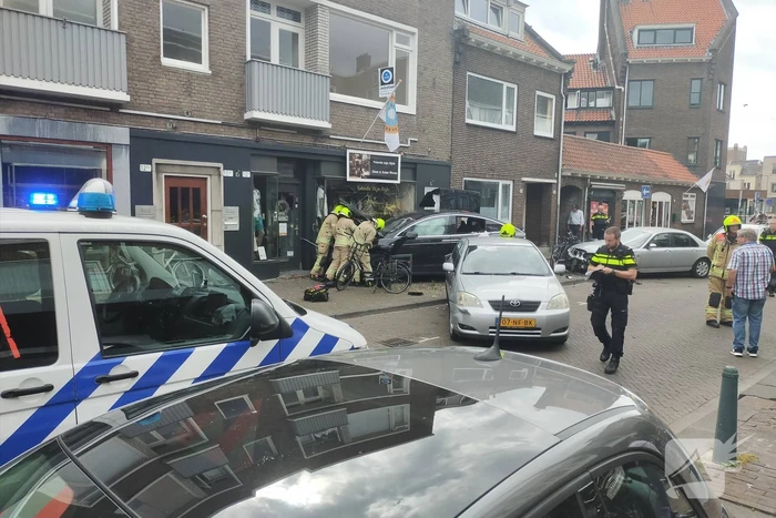 Tesla boort zich in winkelpui