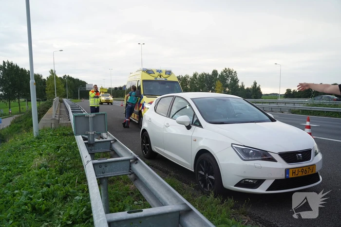Automobilist vlucht na aanrijding met andere auto