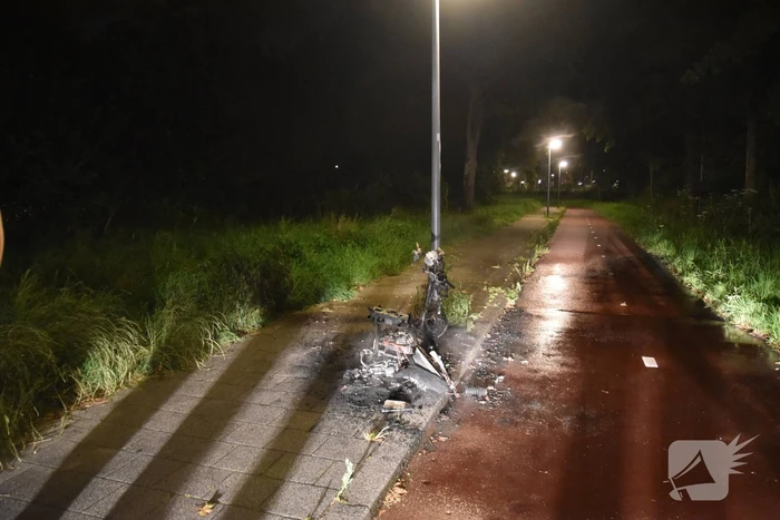Felyx snorscooter verwoest door brand