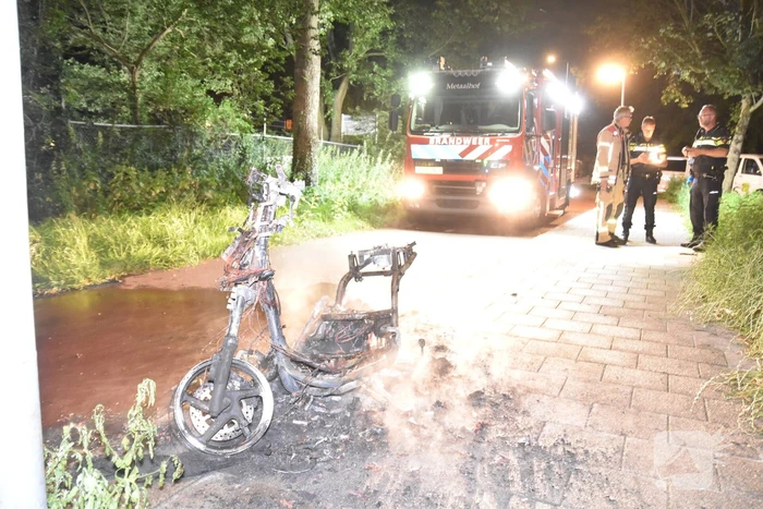 Felyx snorscooter verwoest door brand