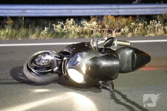Motorrijder op de vlucht na eenzijdig ongeval
