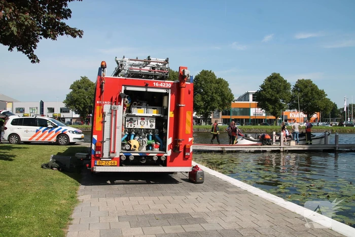 Boot in de problemen door gesprongen leiding