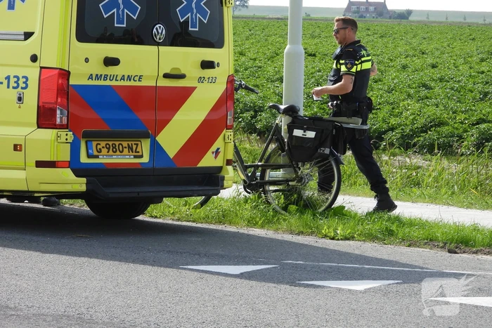 Fietser gewond na botsing met auto