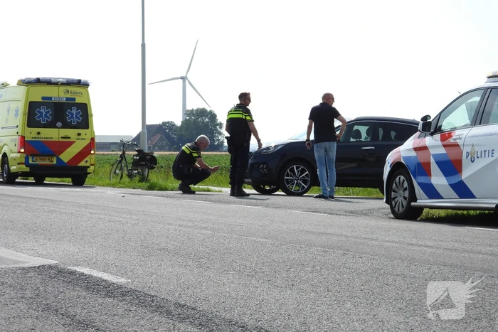 Fietser gewond na botsing met auto