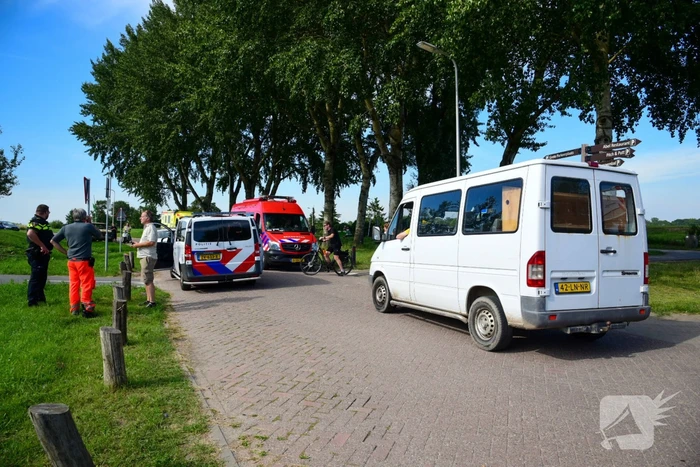 Parachute aangetroffen in Oude Maas