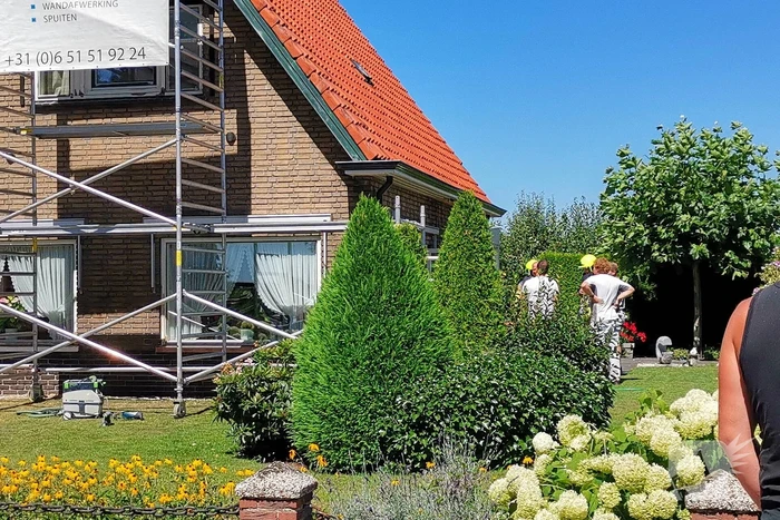 Brandweer onderzoekt brand bij woning
