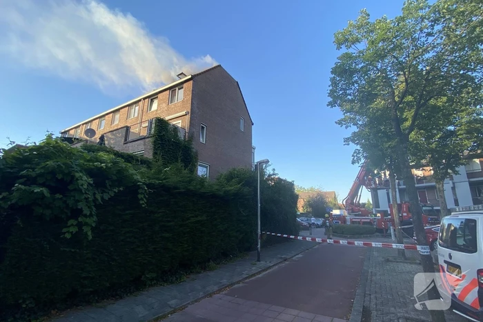 Veel rook bij brand in woning