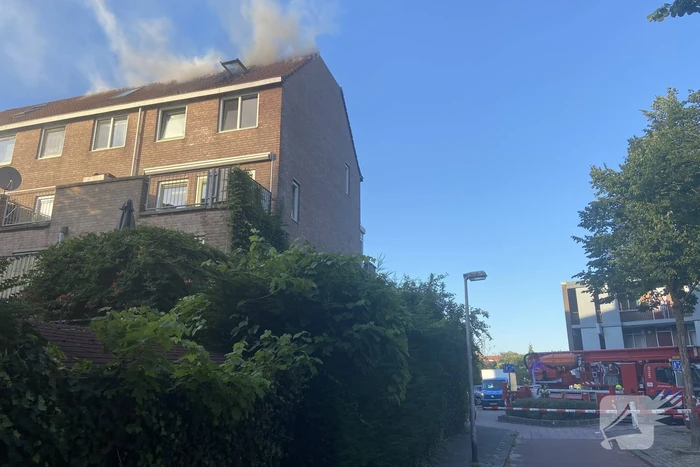 Veel rook bij brand in woning