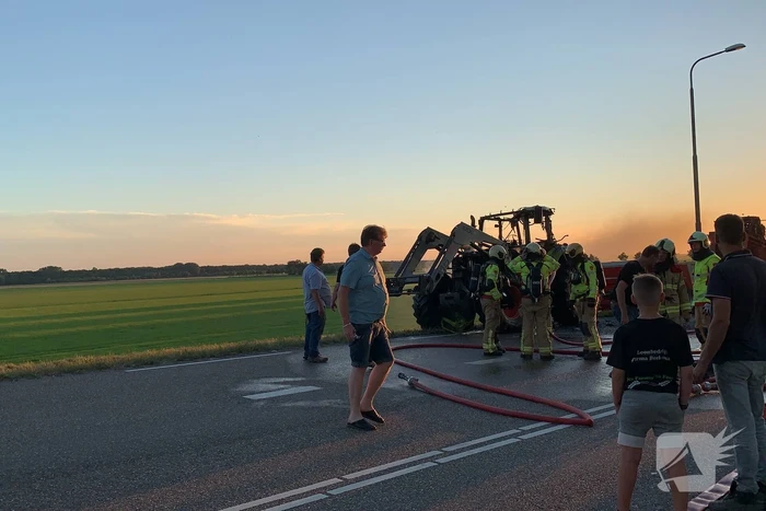 Tractor door brand verwoest