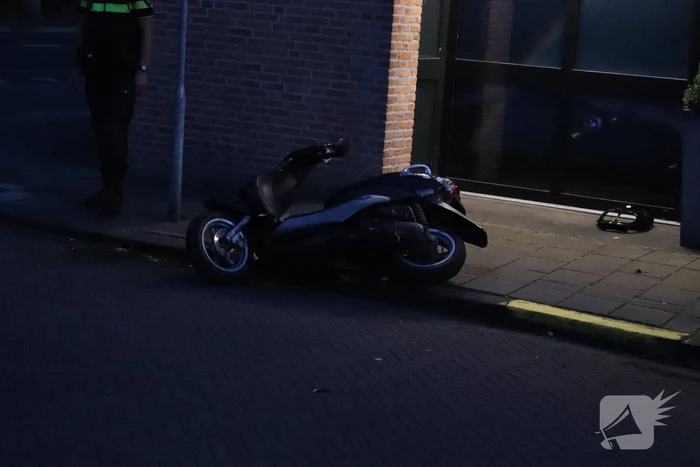 Brommerrijder gaat onderuit en raakt gewond