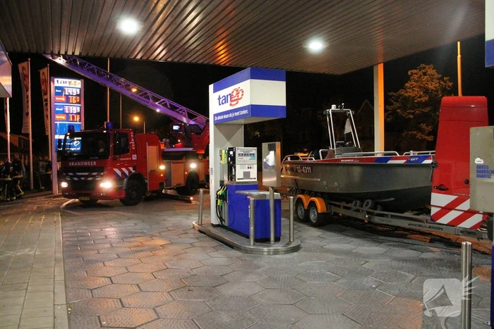 Grote zoekactie naar mogelijk voertuig in water