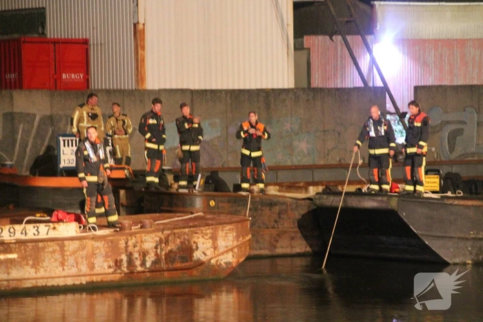 Grote zoekactie naar mogelijk voertuig in water