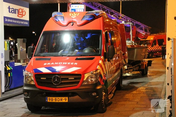 Grote zoekactie naar mogelijk voertuig in water